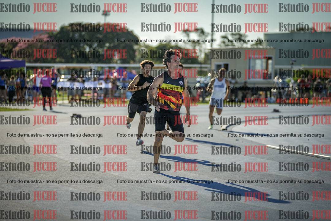 Fotos de los 400 m llanos de varones
