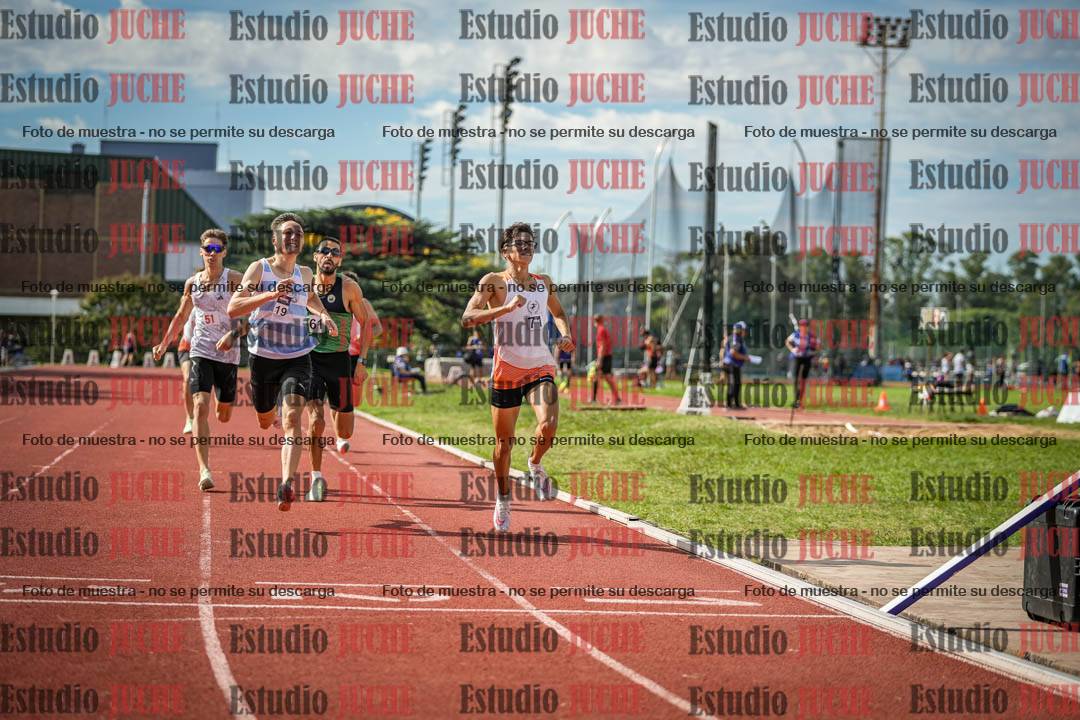 Fotos de los 800 m llanos de varones