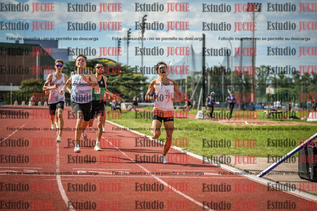 Fotos de los 800 m llanos de varones