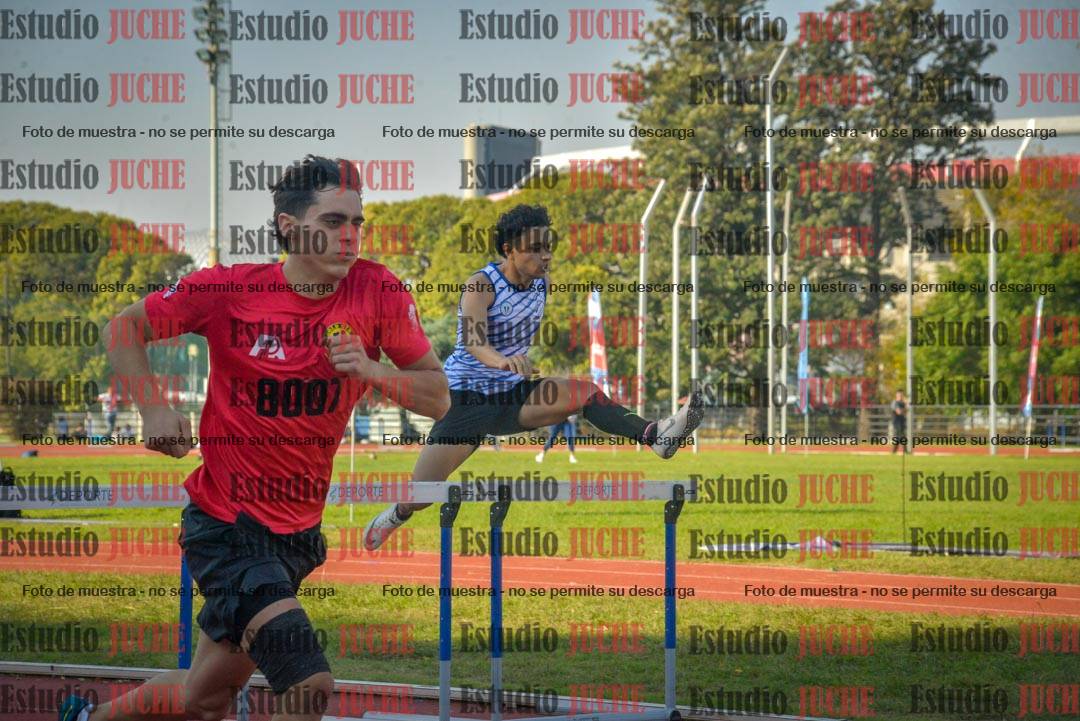 Fotos de los 400 m con vallas de varones