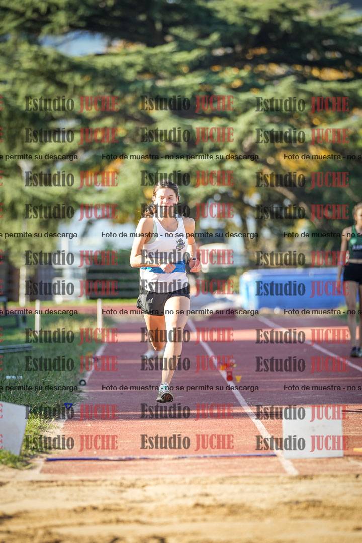 Fotos del salto en largo de mujeres - incluye U16