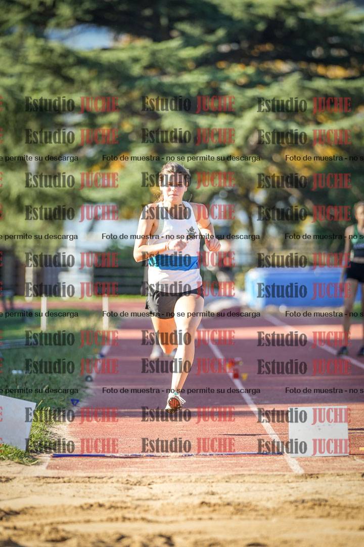 Fotos del salto en largo de mujeres - incluye U16