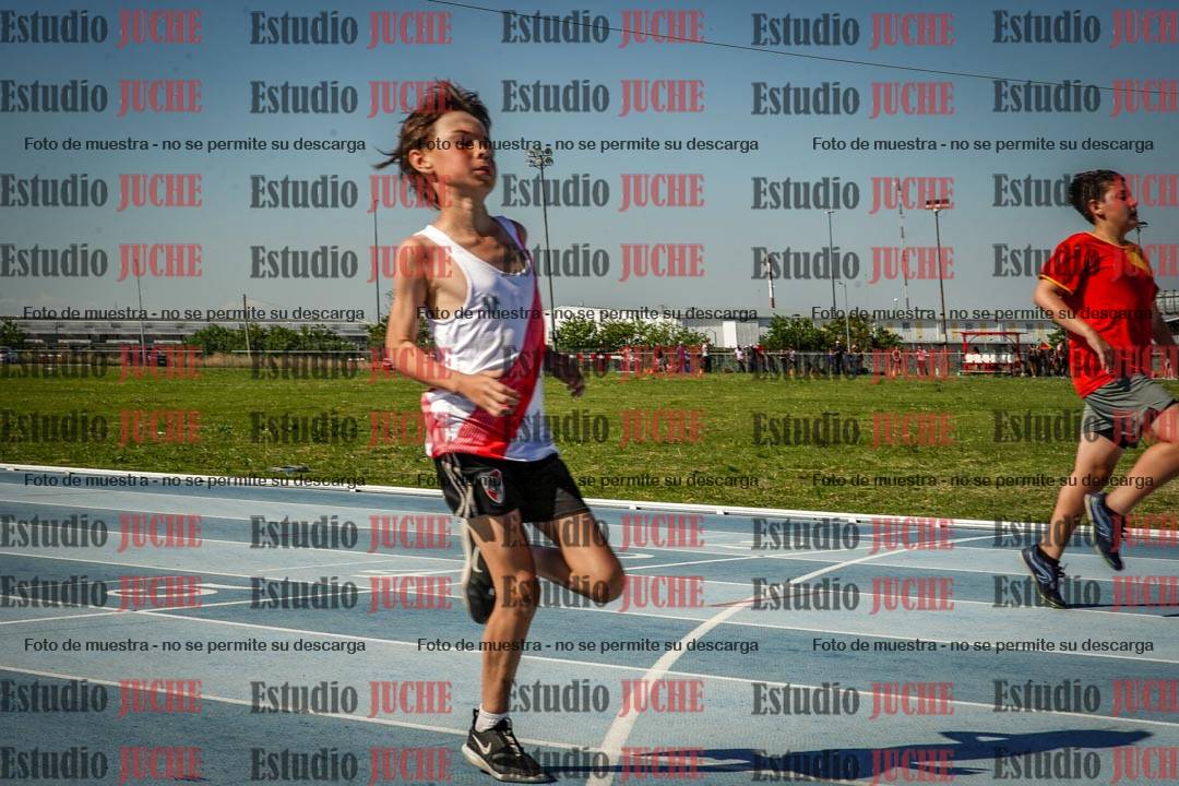 Fotos de los 50 m llanos de varones
