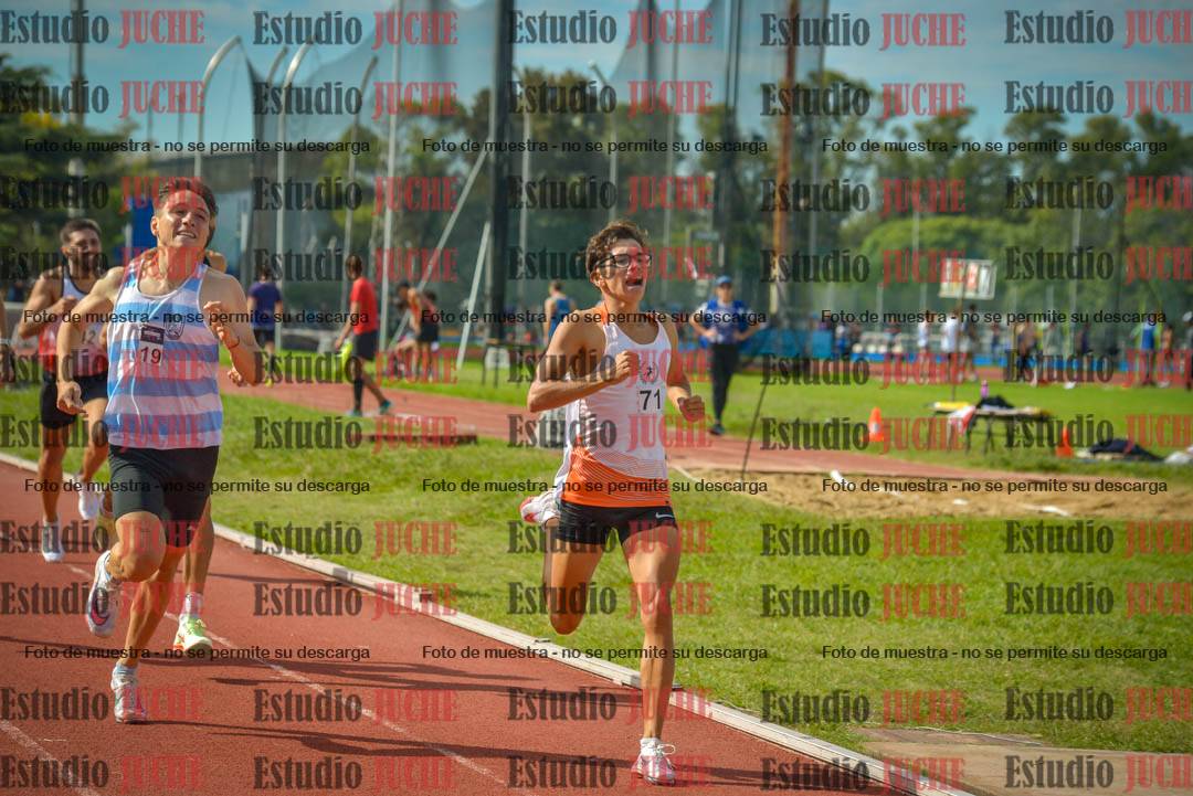 Fotos de los 800 m llanos de varones