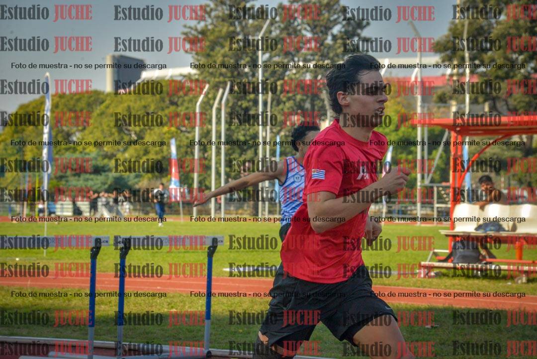 Fotos de los 400 m con vallas de varones