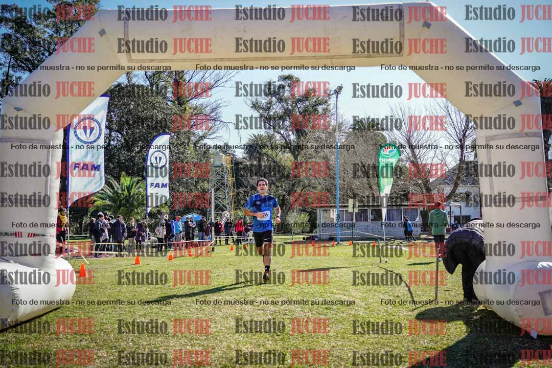 Fotos de la llegada del cross de 8000 m