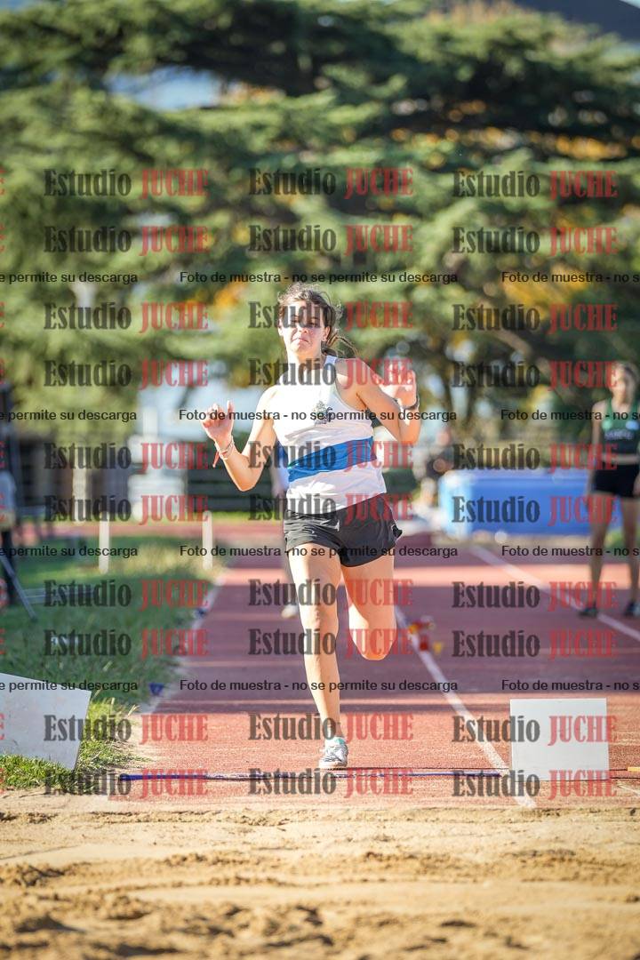 Fotos del salto en largo de mujeres - incluye U16