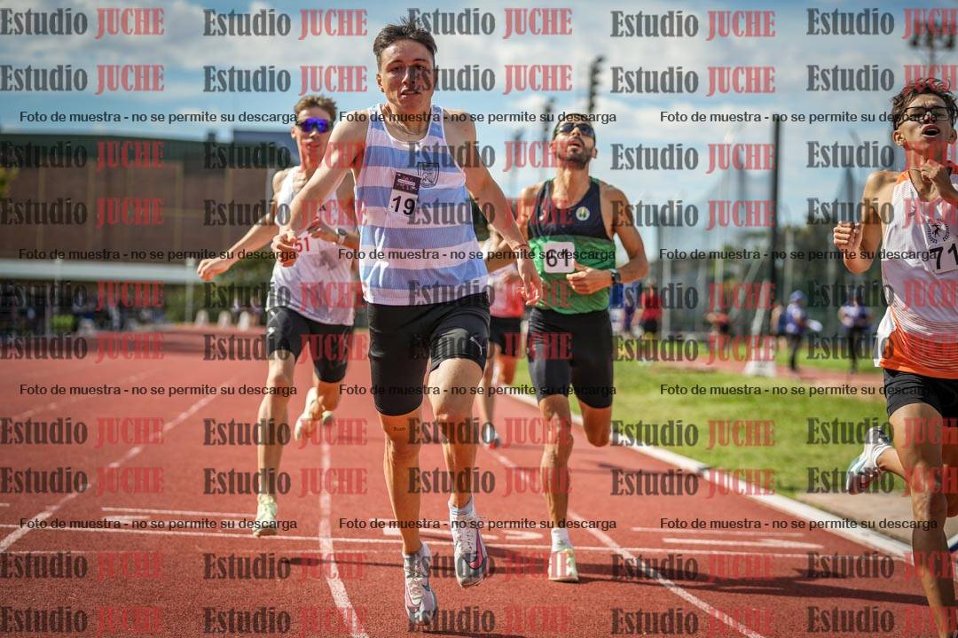 Fotos de los 800 m llanos de varones