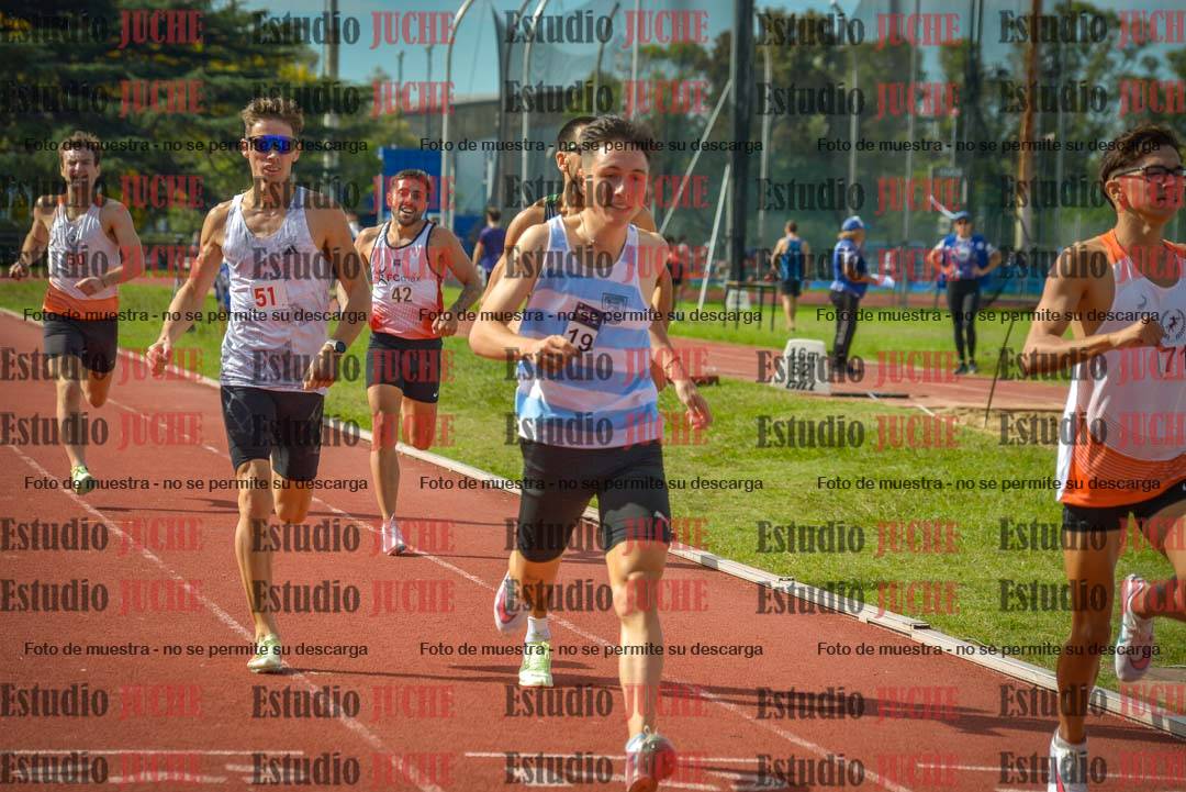 Fotos de los 800 m llanos de varones