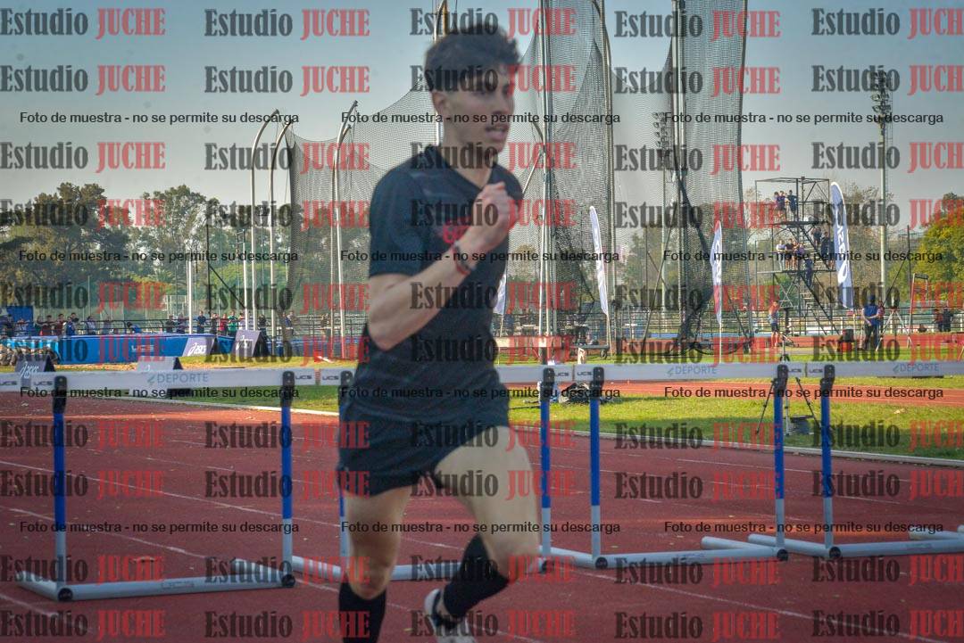 Fotos de los 400 m con vallas de varones