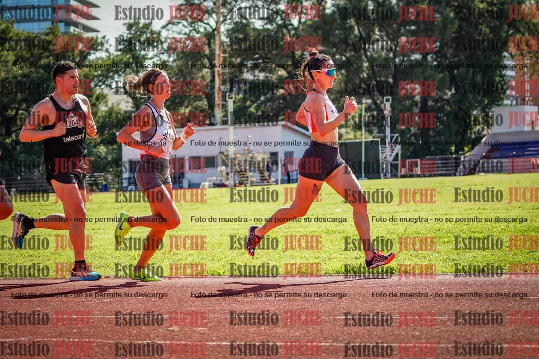 Fotos de los 5000 m llanos de mujeres y varones