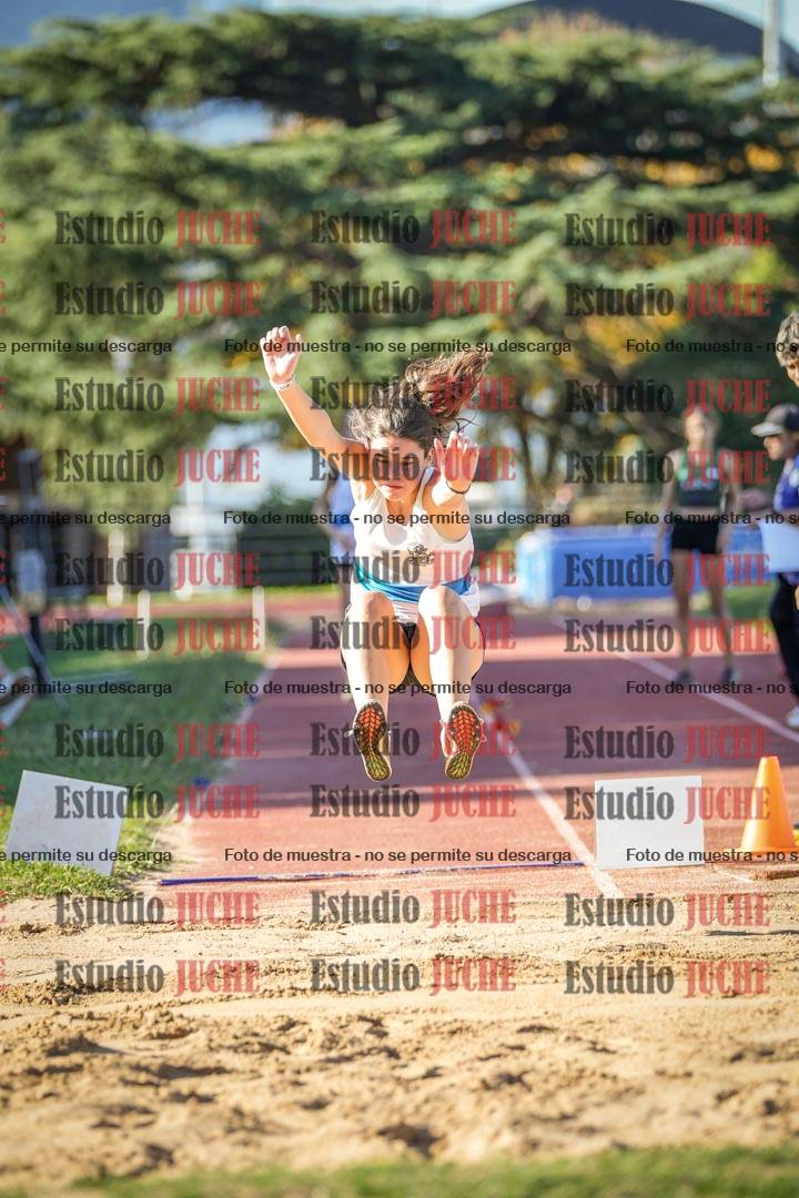 Fotos del salto en largo de mujeres - incluye U16
