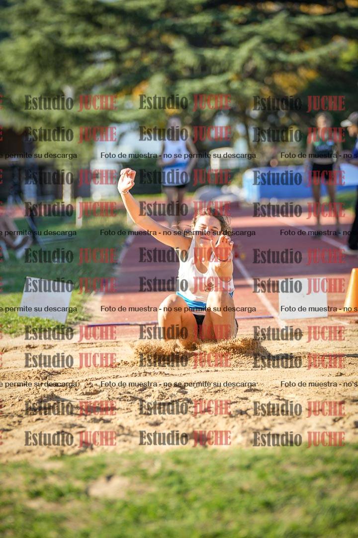 Fotos del salto en largo de mujeres - incluye U16