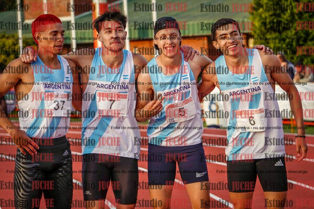 Fotos de algunos extras y podios del día 3