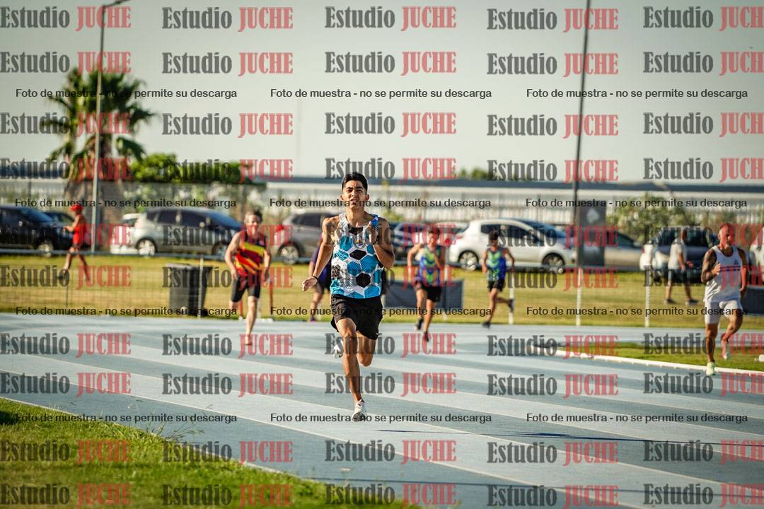 Fotos de los 400 m llanos de varones