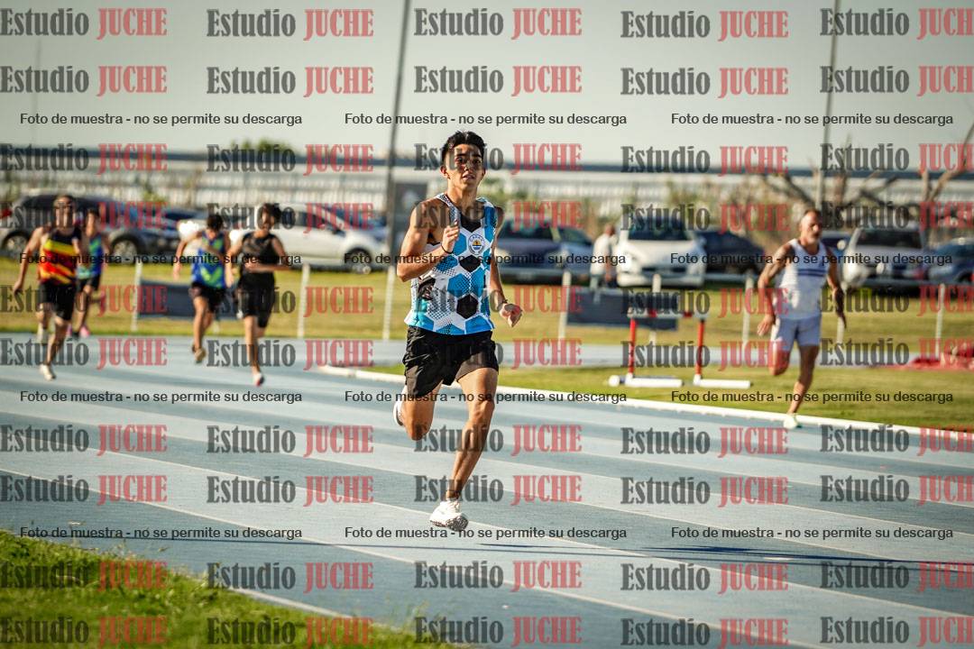 Fotos de los 400 m llanos de varones