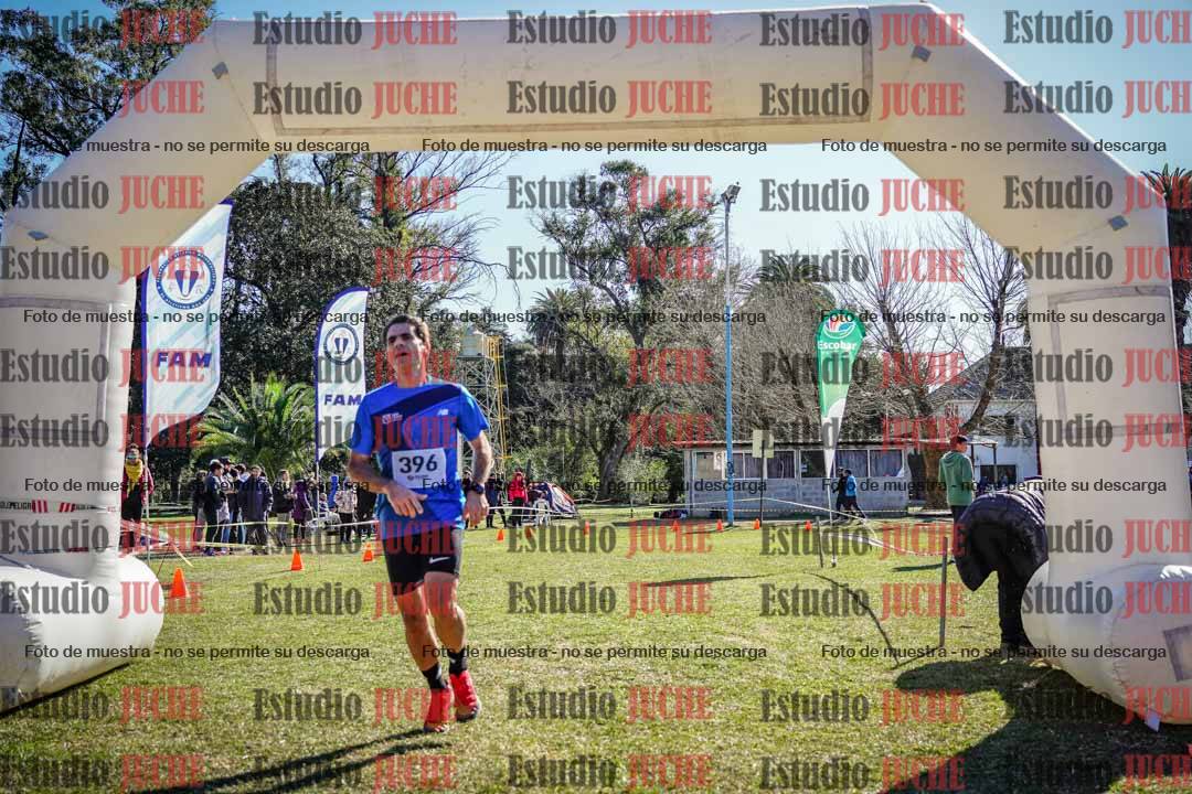 Fotos de la llegada del cross de 8000 m