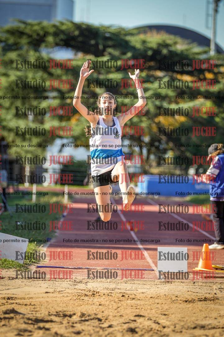 Fotos del salto en largo de mujeres - incluye U16
