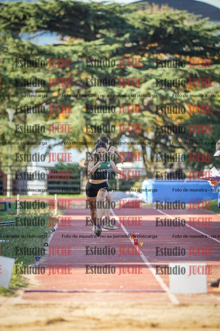 Fotos del salto en largo de mujeres - incluye U16