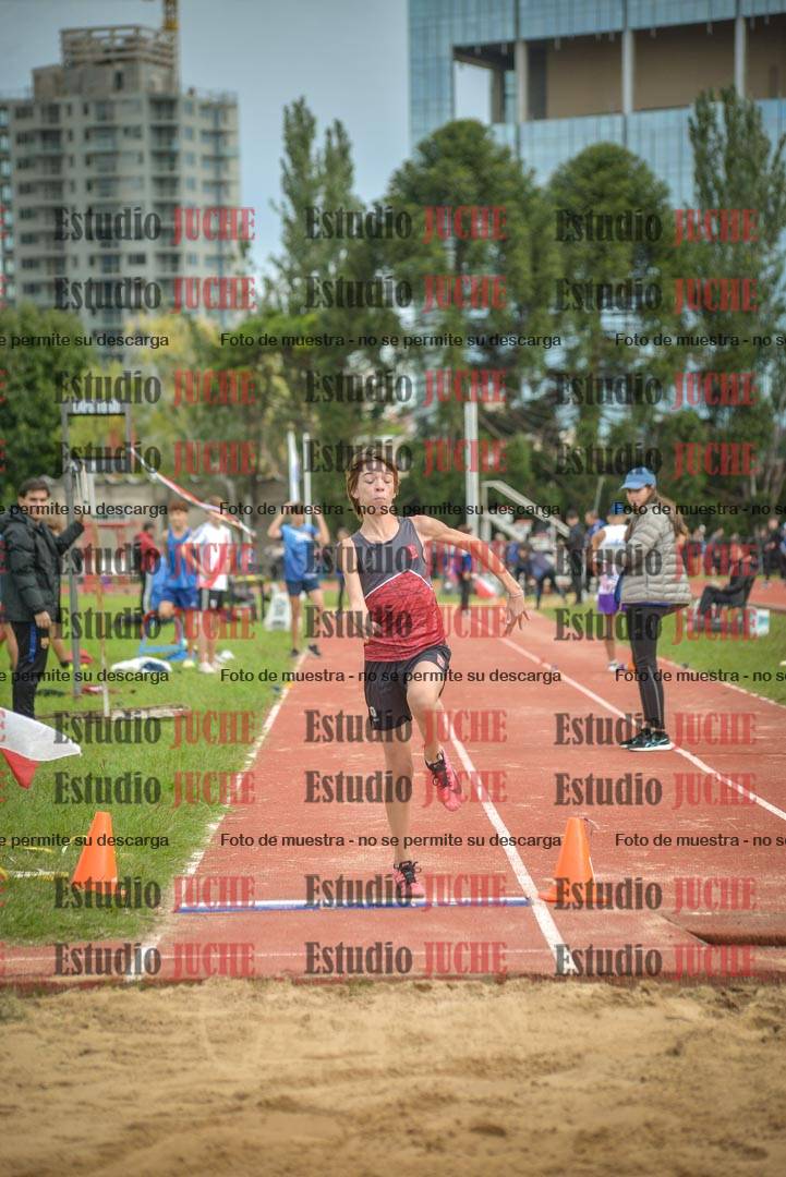 Fotos del salto en largo - varones U16