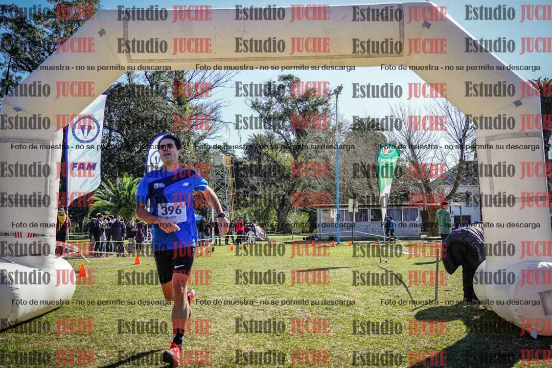 Fotos de la llegada del cross de 8000 m