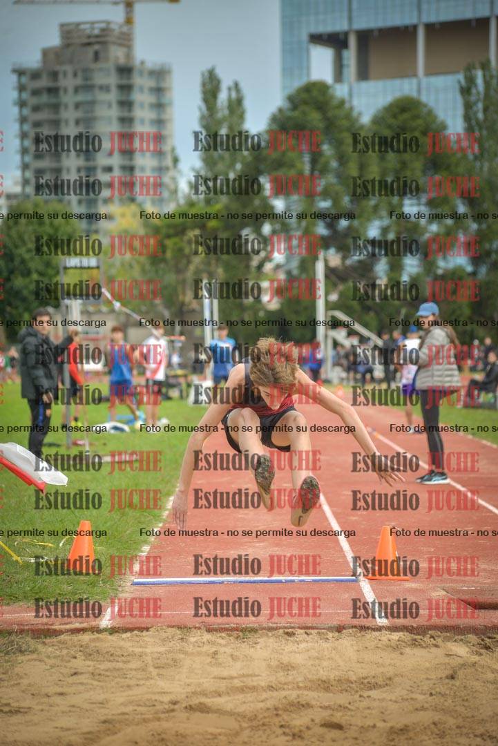 Fotos del salto en largo - varones U16