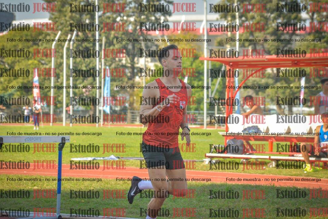 Fotos de los 400 m con vallas de varones