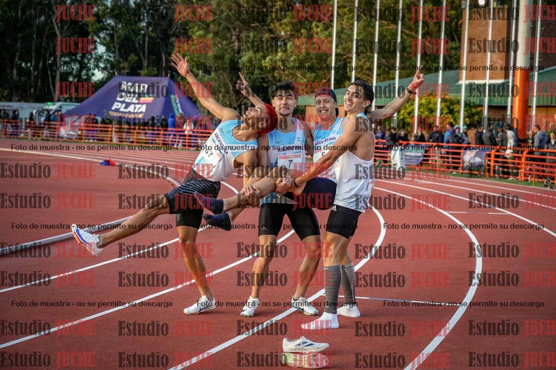 Fotos de algunos extras y podios del día 3