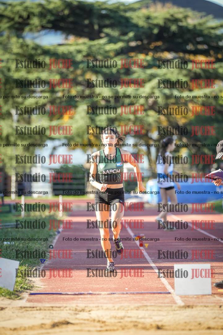 Fotos del salto en largo de mujeres - incluye U16