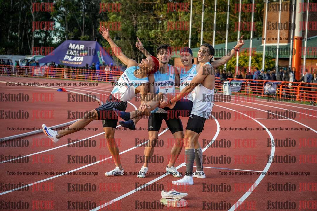 Fotos de algunos extras y podios del día 3