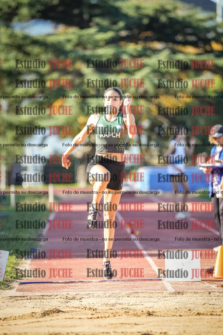 Fotos del salto en largo de mujeres - incluye U16