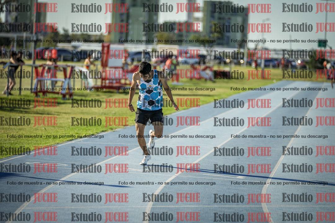 Fotos de los 400 m llanos de varones