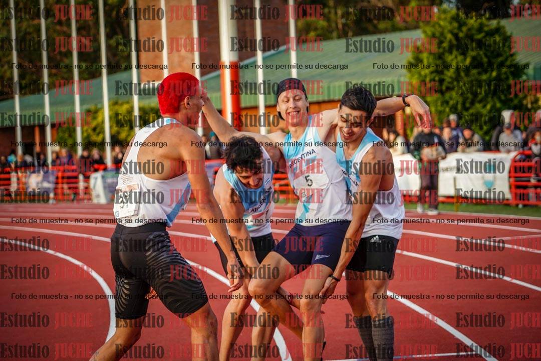 Fotos de algunos extras y podios del día 3