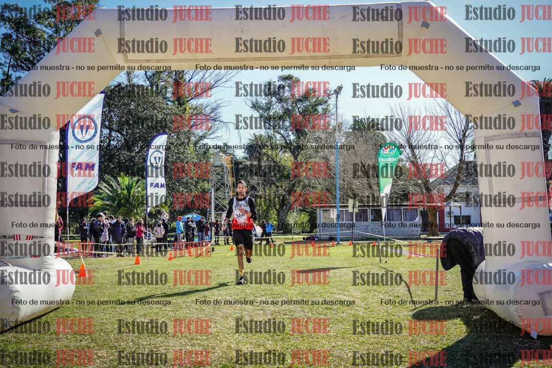 Fotos de la llegada del cross de 8000 m