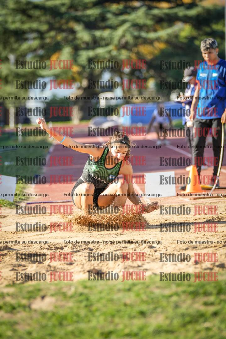 Fotos del salto en largo de mujeres - incluye U16