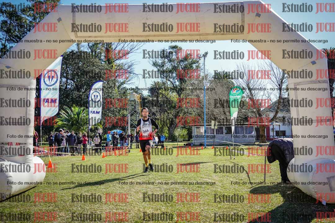 Fotos de la llegada del cross de 8000 m