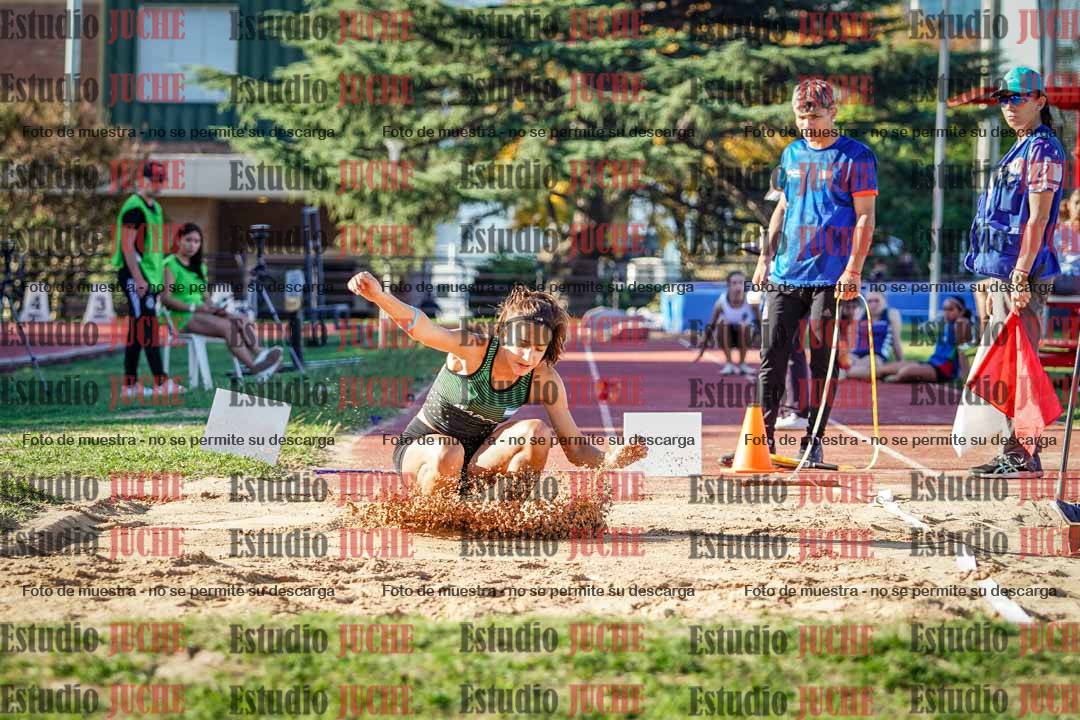 Fotos del salto en largo de mujeres - incluye U16