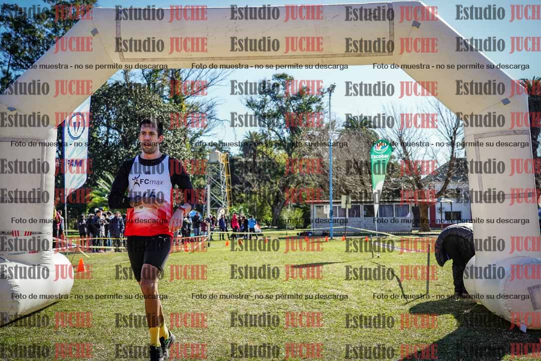 Fotos de la llegada del cross de 8000 m