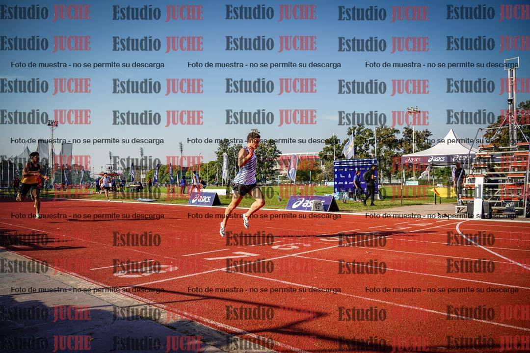 Fotos de los 400 m con vallas de varones