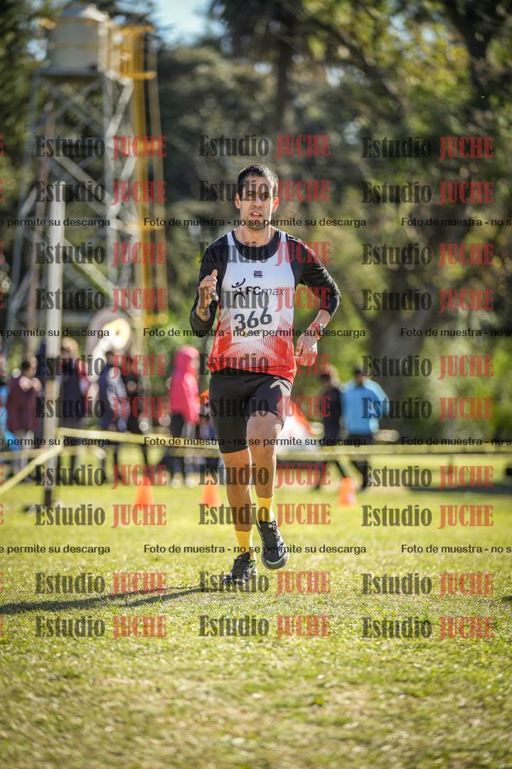 Fotos de la llegada del cross de 8000 m