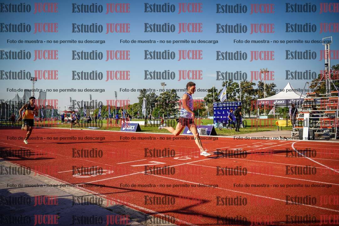 Fotos de los 400 m con vallas de varones