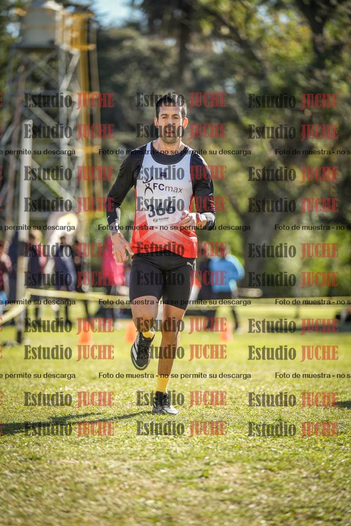 Fotos de la llegada del cross de 8000 m