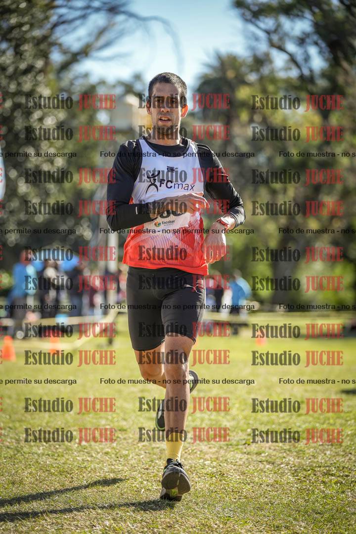 Fotos de la llegada del cross de 8000 m