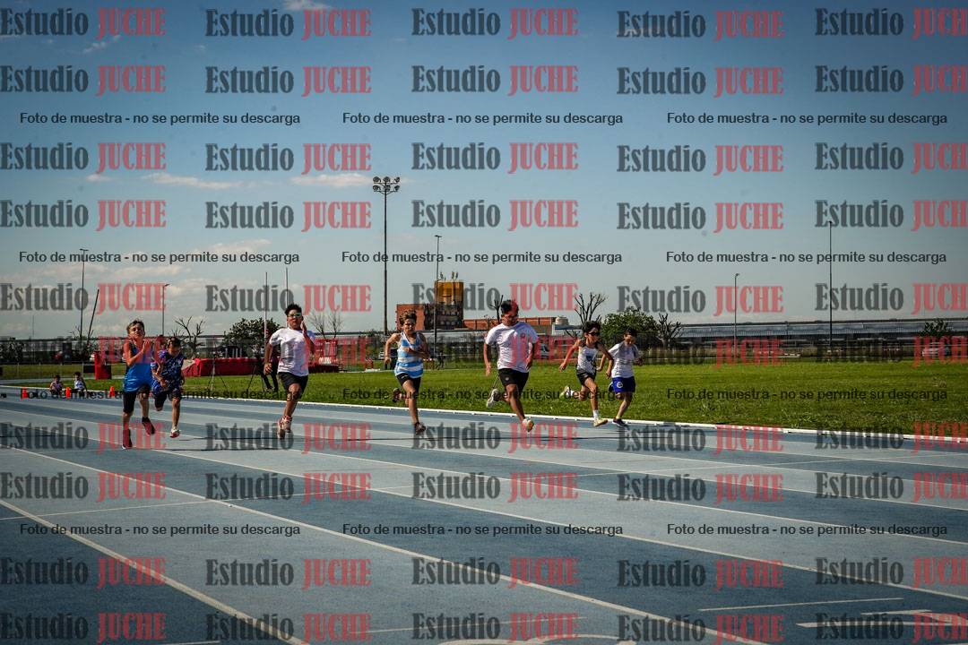 Fotos de los 50 m llanos de varones