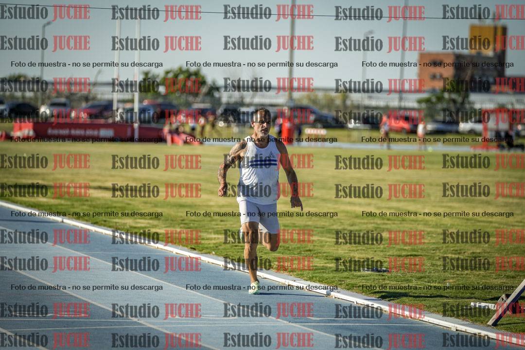 Fotos de los 400 m llanos de varones