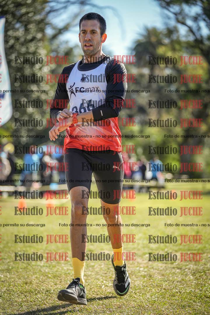 Fotos de la llegada del cross de 8000 m