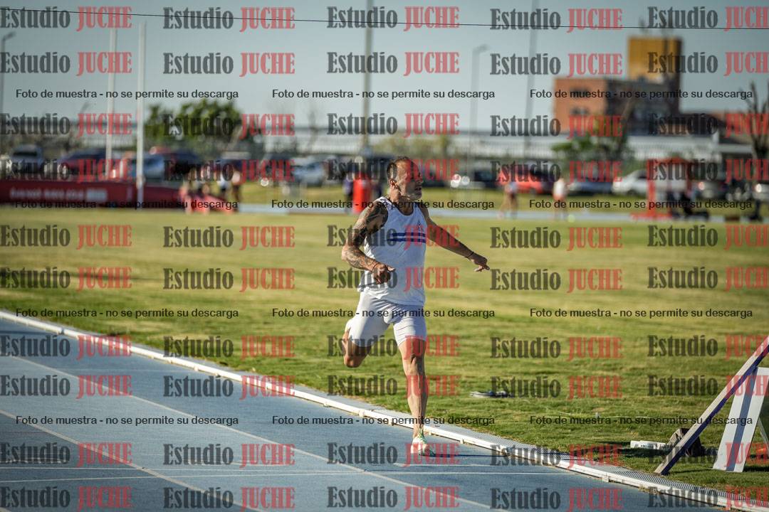 Fotos de los 400 m llanos de varones