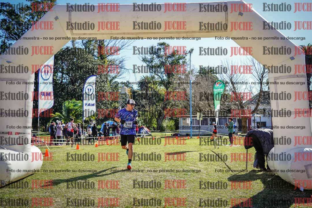 Fotos de la llegada del cross de 8000 m