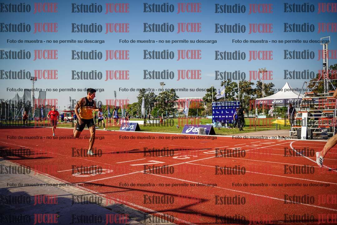 Fotos de los 400 m con vallas de varones