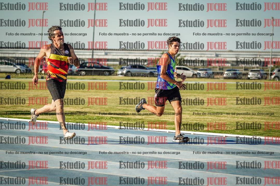 Fotos de los 400 m llanos de varones